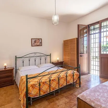 Apartment Mariarita A - Apulia
